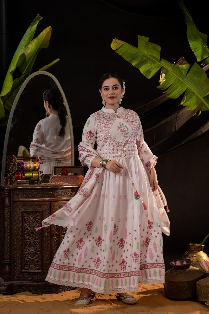 Pinkish Cream Cotton Mulmul Ensemble